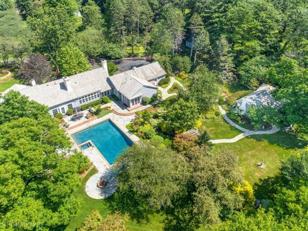 373 W County Line Road , Barrington Hills, IL 60010