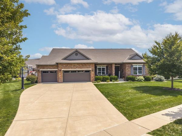 1302 Watersound Way, Bloomington, IL 61705