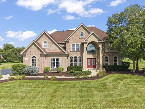 5320 Goldenrod Drive , Oswego, IL 60543