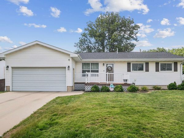2011 Wardview Road, Marshalltown, IA 50158