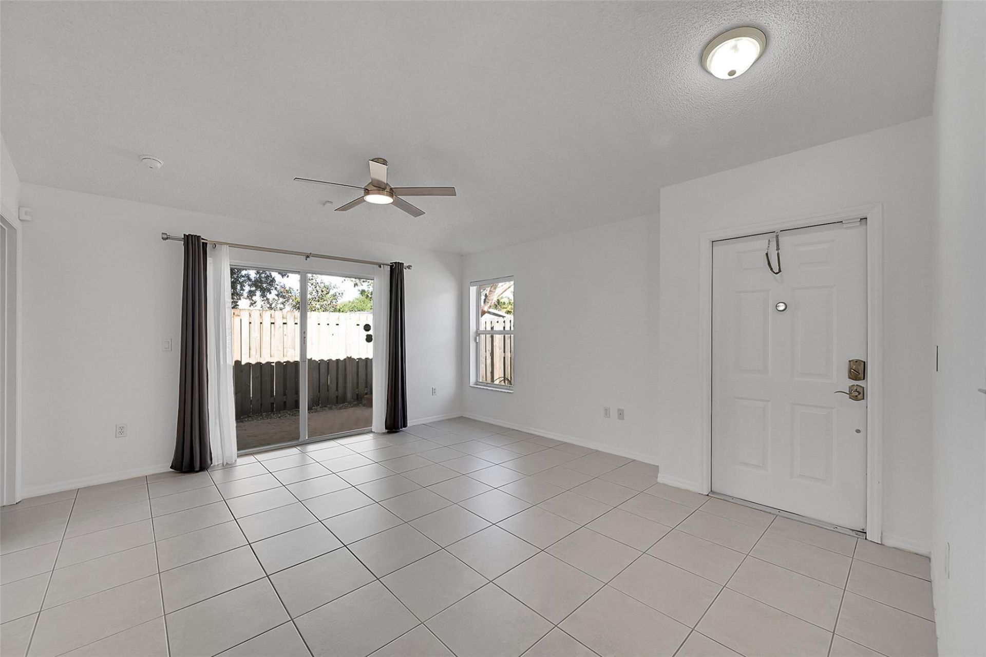 5361 NW 90th Avenue, Sunrise, FL 33351 Photo