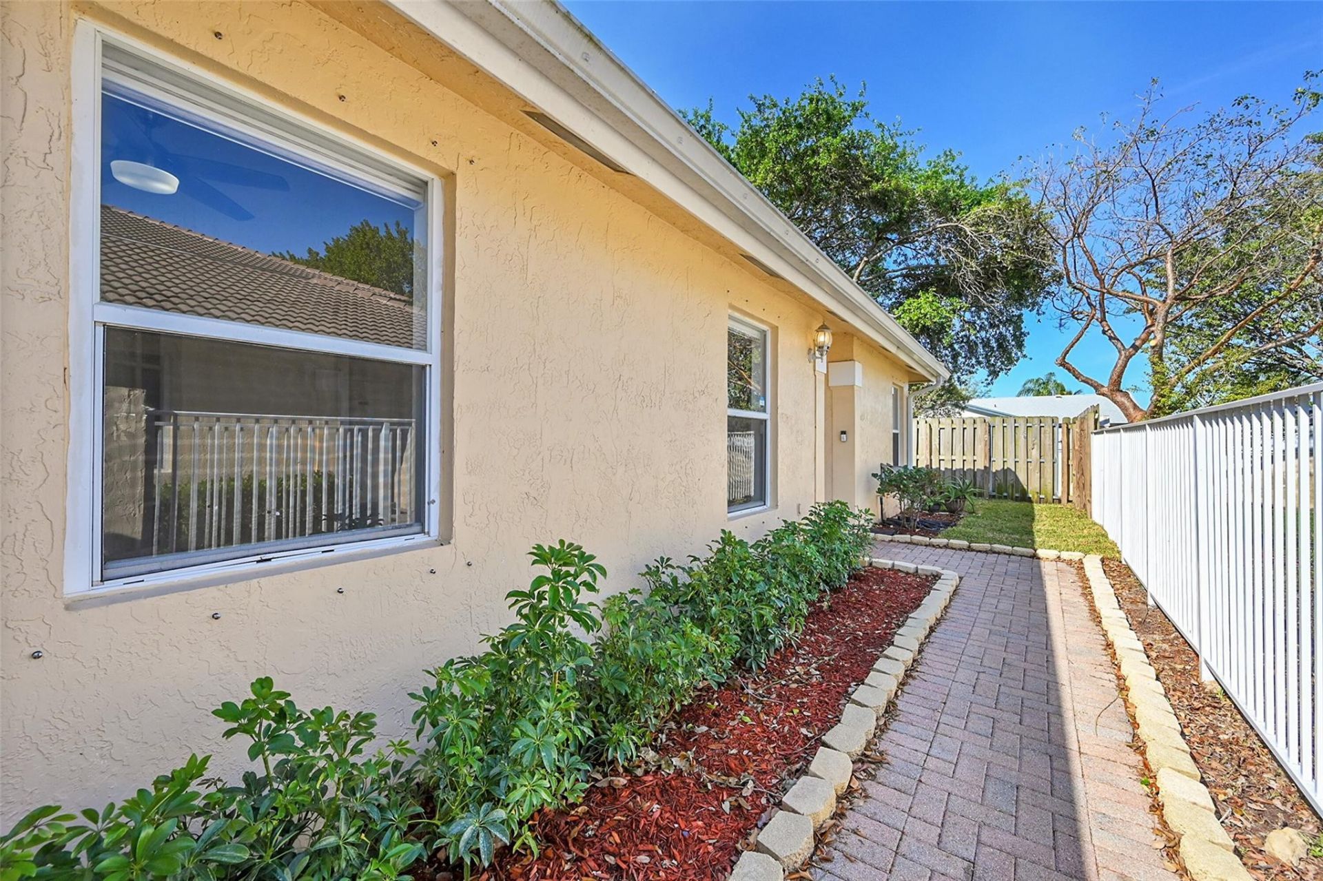5361 NW 90th Avenue, Sunrise, FL 33351 Photo