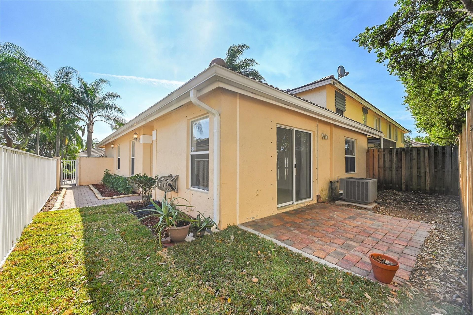 5361 NW 90th Avenue, Sunrise, FL 33351 Photo