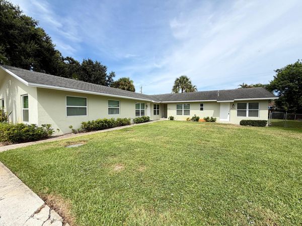 8748 Sunset Drive, Palm Beach Gardens, FL 33410