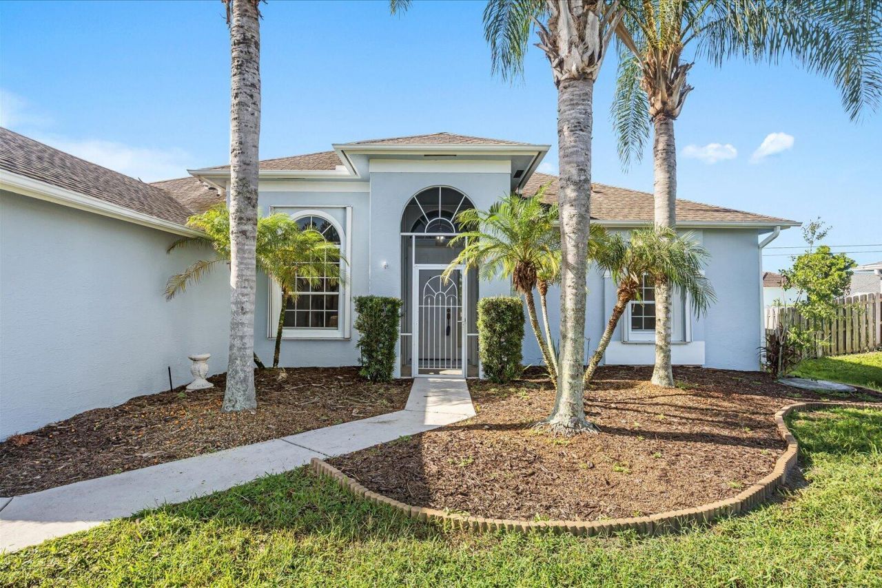 1038 SW Fisherman Avenue, Port Saint Lucie, FL 34953 Photo
