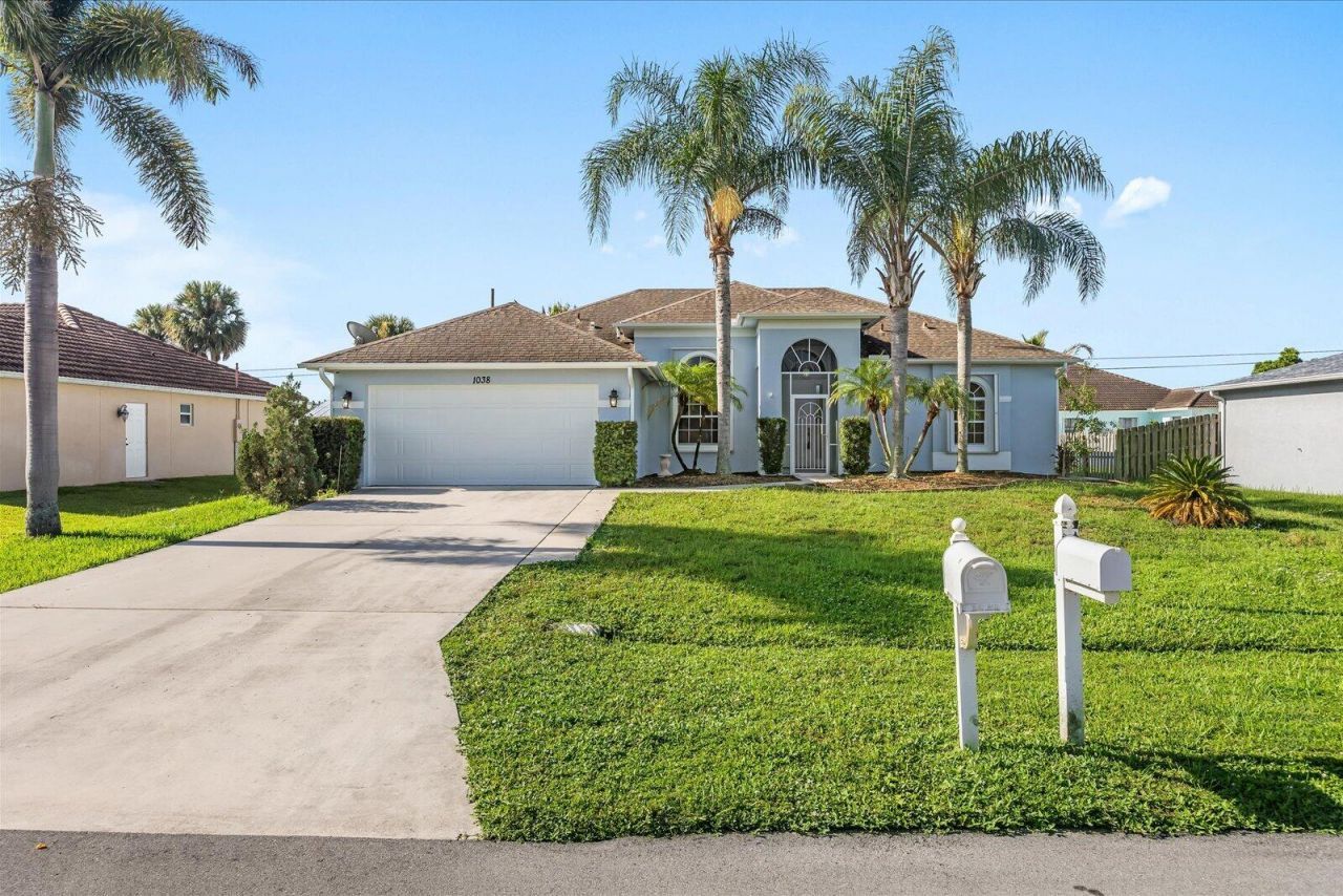 1038 SW Fisherman Avenue, Port Saint Lucie, FL 34953 Photo