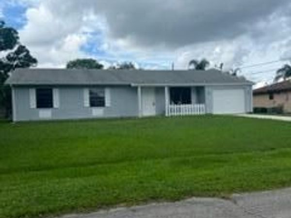 2556 SE HALLAHAN Street, Port St. Lucie, FL 34952