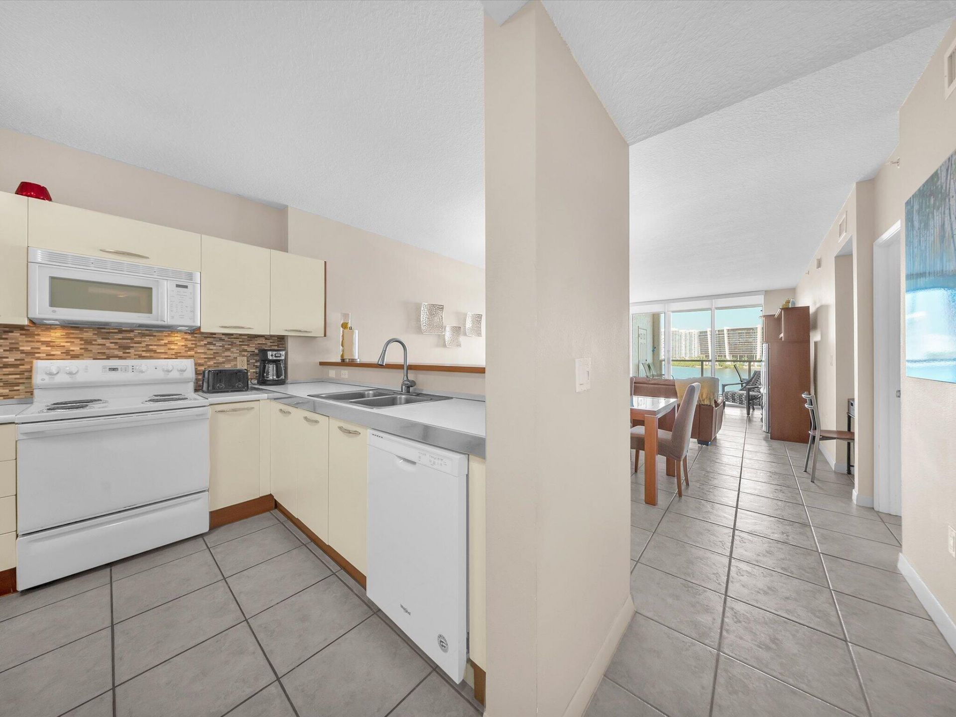 18100 N Bay Road, Unit 707, Sunny Isles Beach, FL 33160 Photo