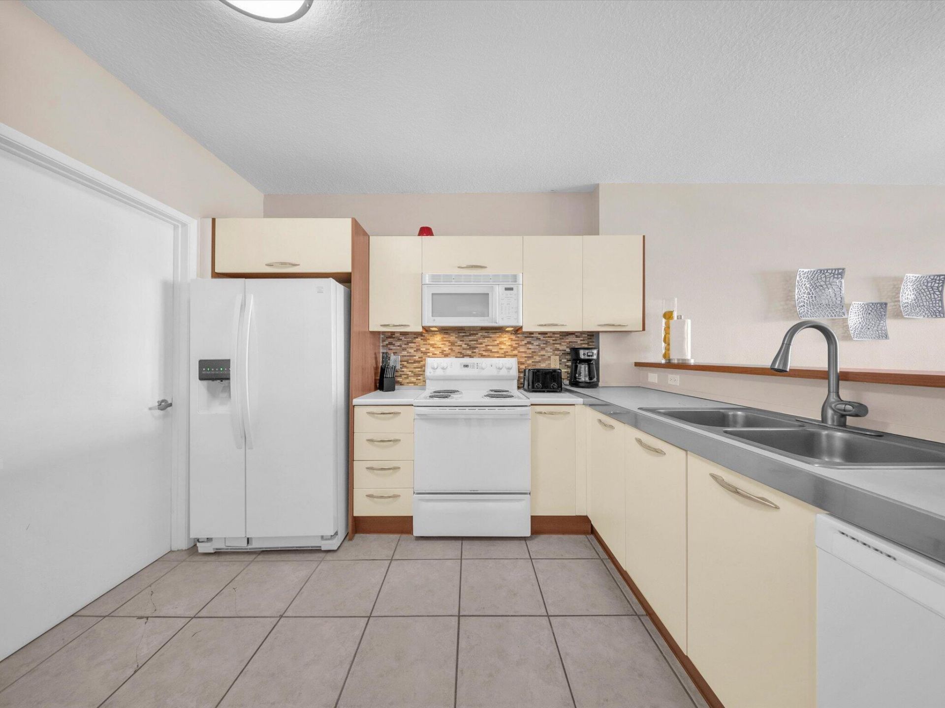 18100 N Bay Road, Unit 707, Sunny Isles Beach, FL 33160 Photo