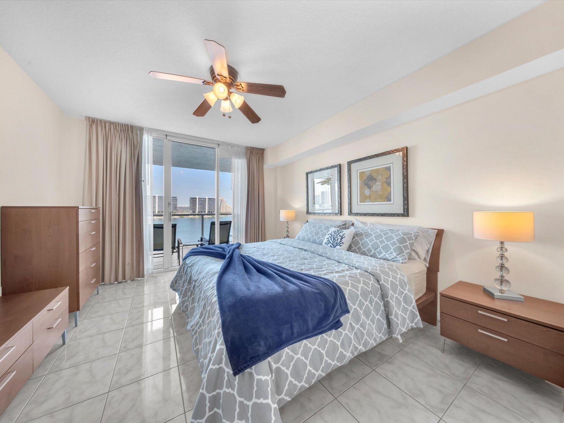 18100 N Bay Road, Unit 707, Sunny Isles Beach, FL 33160 Photo