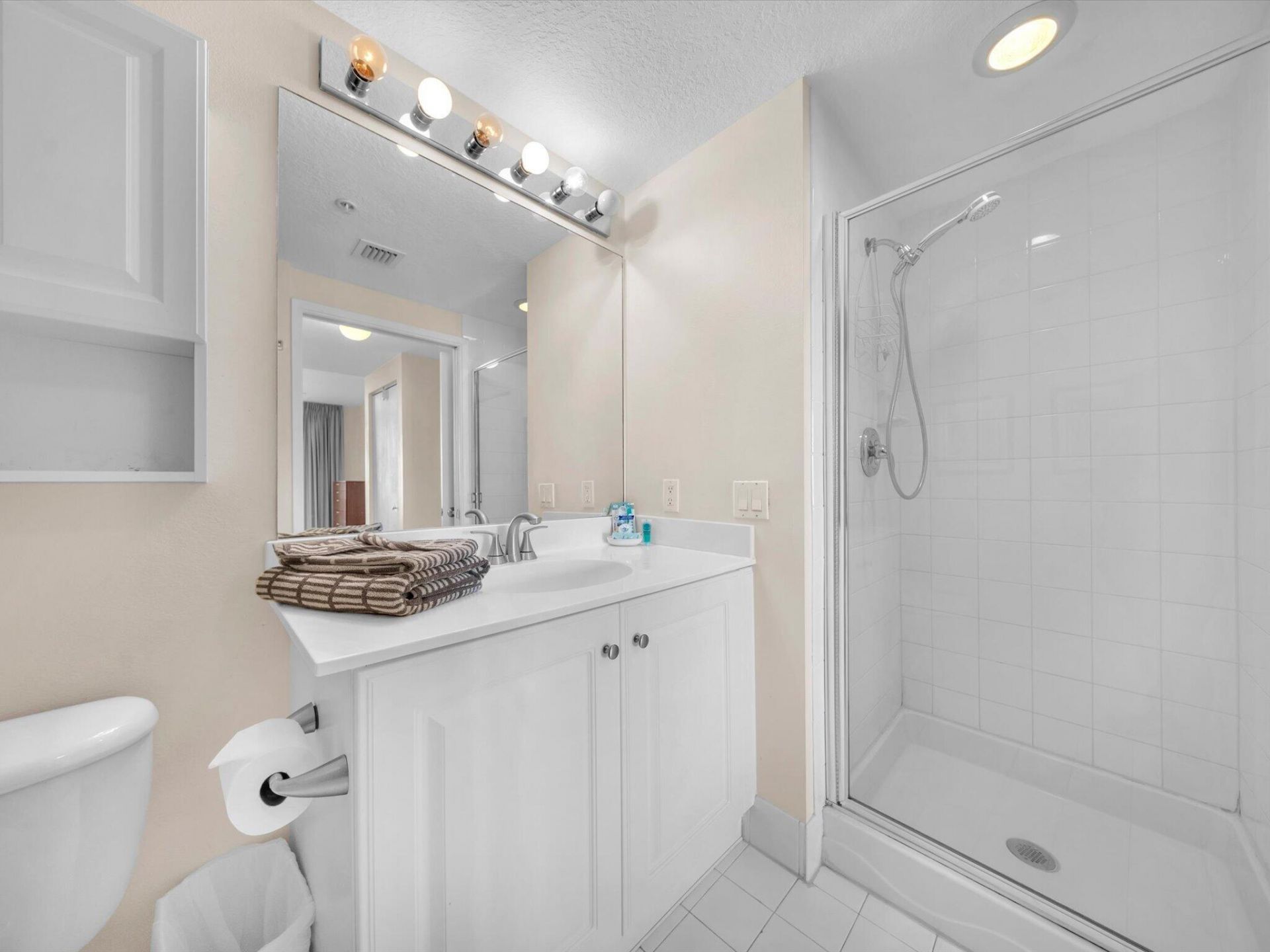 18100 N Bay Road, Unit 707, Sunny Isles Beach, FL 33160 Photo