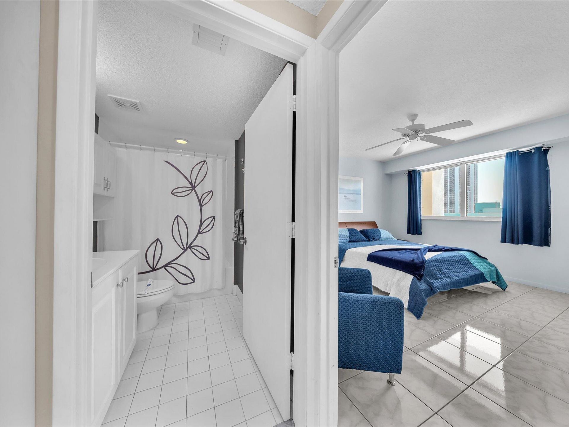 18100 N Bay Road, Unit 707, Sunny Isles Beach, FL 33160 Photo