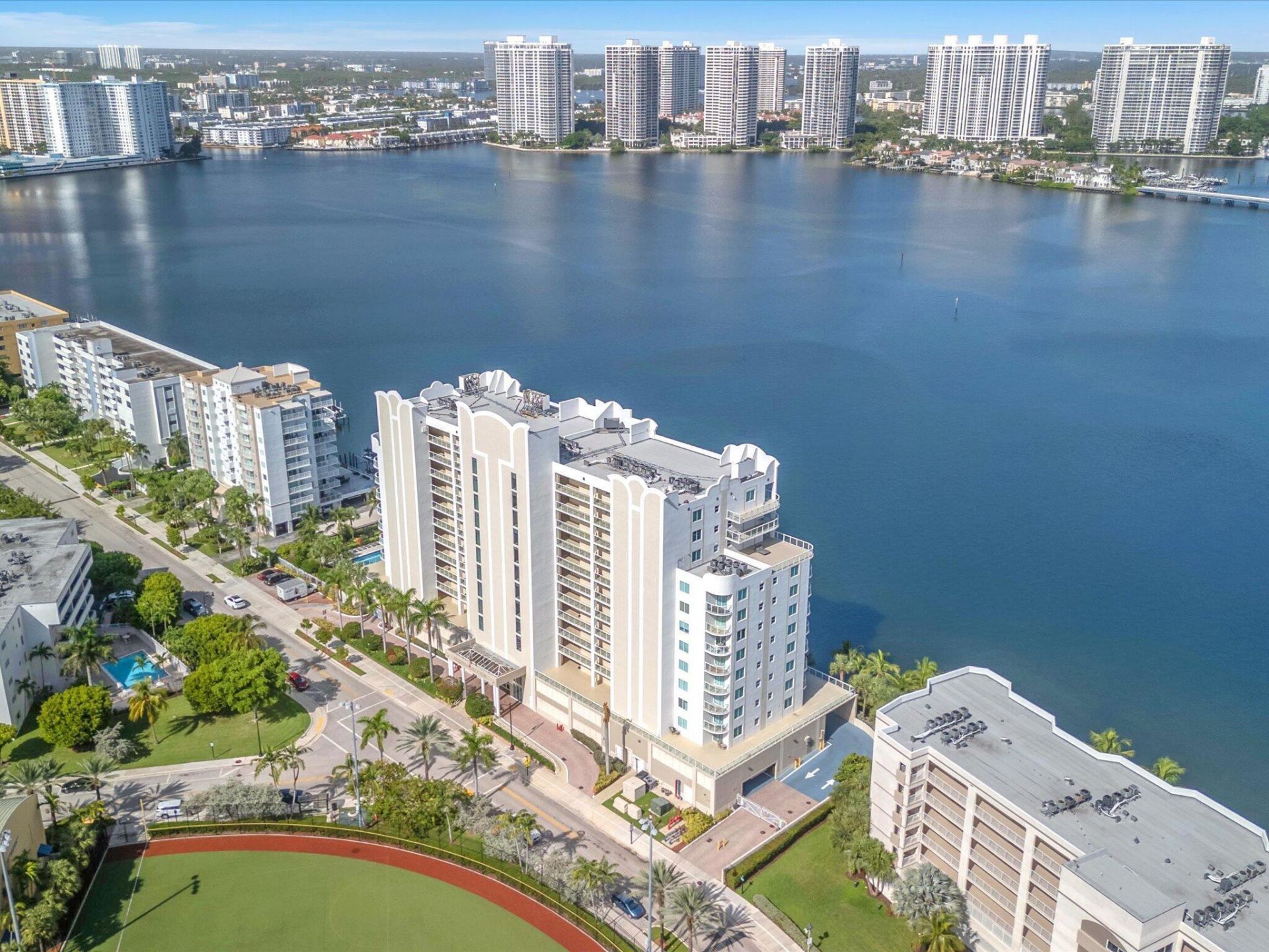 18100 N Bay Road, Unit 707, Sunny Isles Beach, FL 33160 Photo
