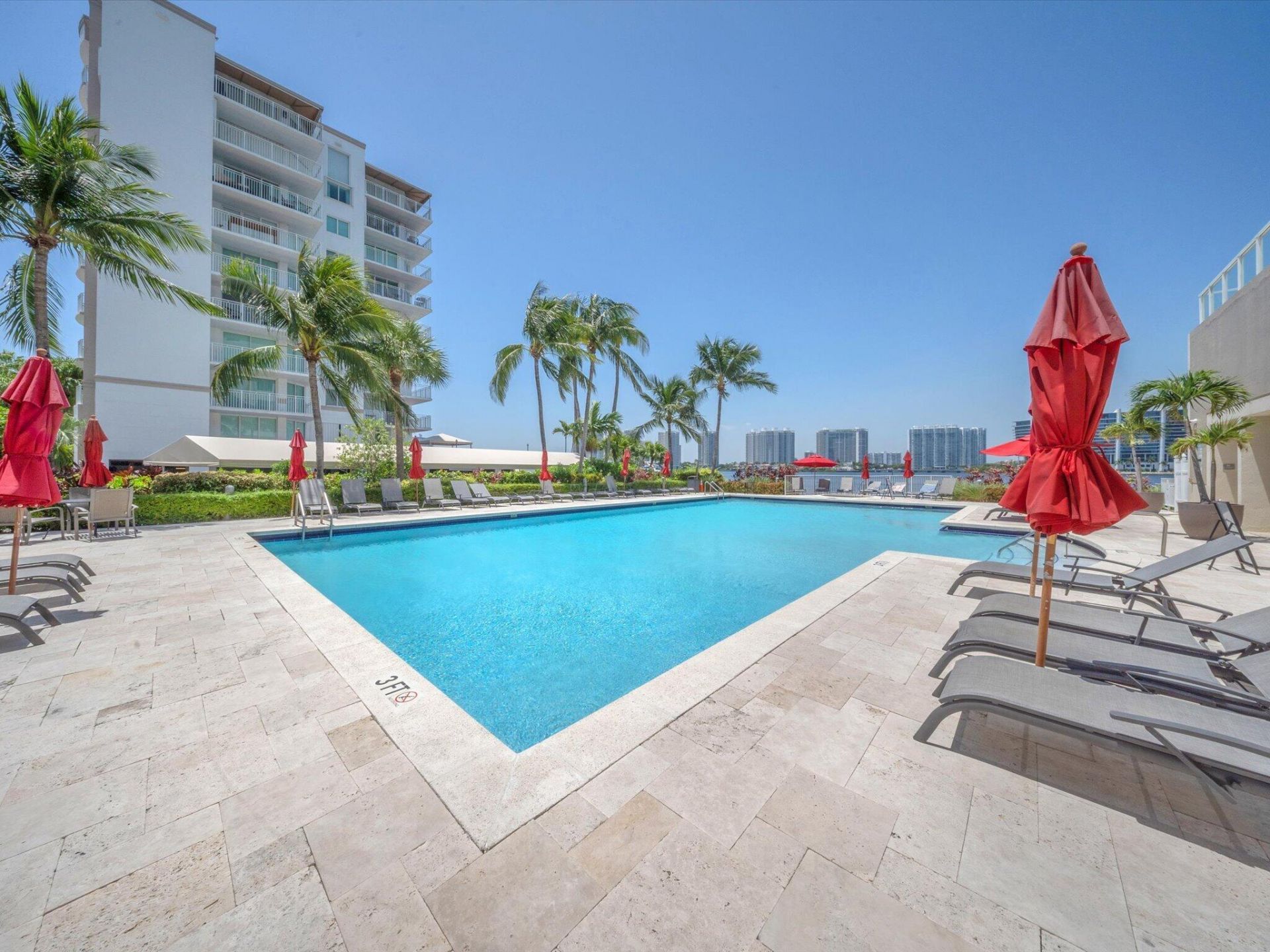 18100 N Bay Road, Unit 707, Sunny Isles Beach, FL 33160 Photo