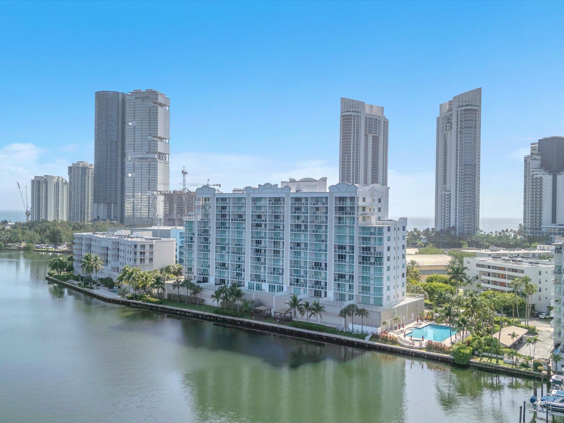 18100 N Bay Road, Unit 707, Sunny Isles Beach, FL 33160 Photo