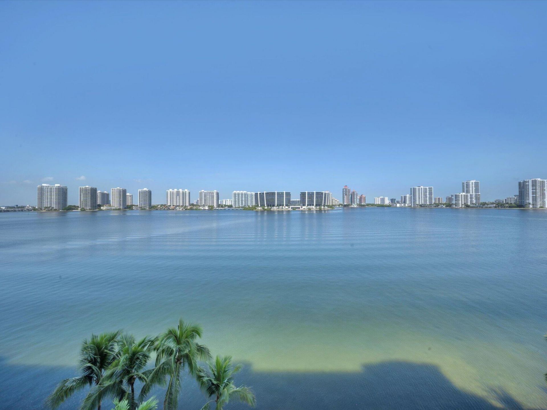 18100 N Bay Road, Unit 707, Sunny Isles Beach, FL 33160 Photo