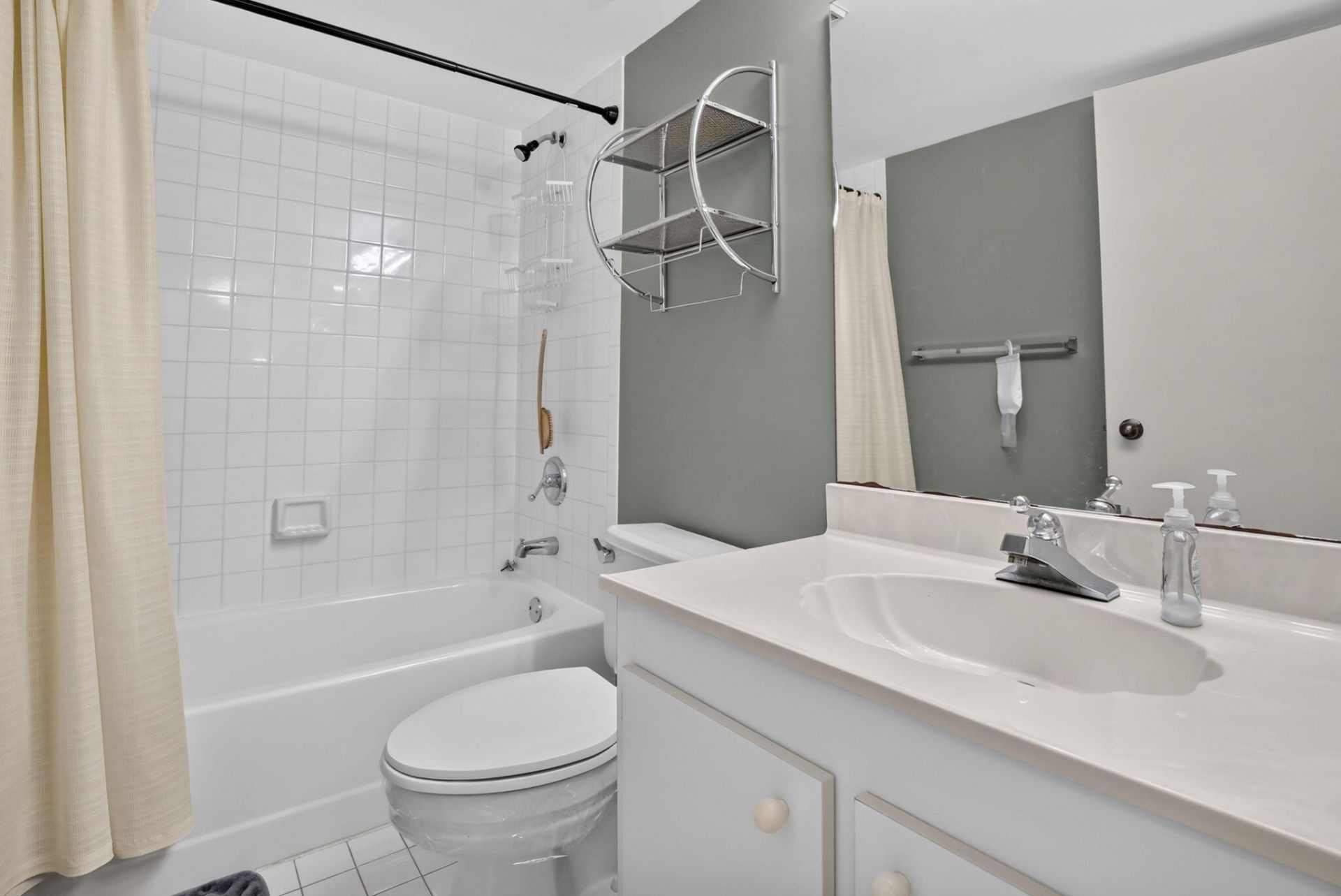 3350 NE 192nd Street, Unit 2B-B, Aventura, FL 33180 Photo