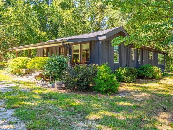 200 Clayton Burns Road , Dahlonega, GA 30533