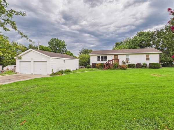 205 NW 21st Road, Warrensburg, MO 64093
