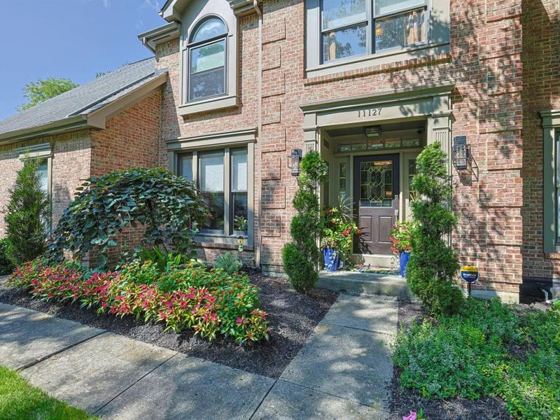 11127 Huntwicke Place, Cincinnati, OH 45241 Photo 2