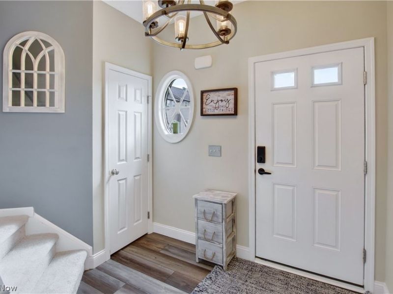 1506 Wellingshire Circle, Cuyahoga Falls, OH 44221 Photo 2