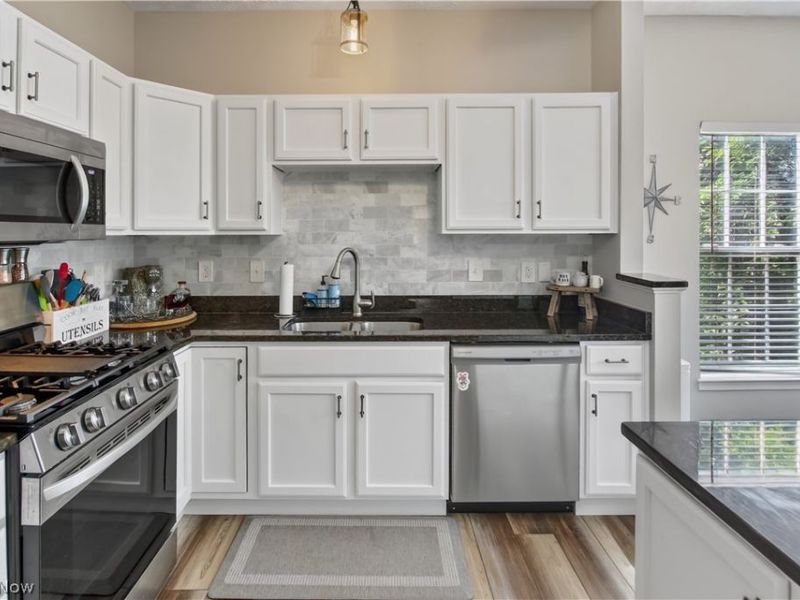 1506 Wellingshire Circle, Cuyahoga Falls, OH 44221 Photo 5