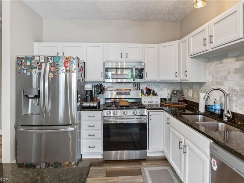 1506 Wellingshire Circle, Cuyahoga Falls, OH 44221 Photo 6