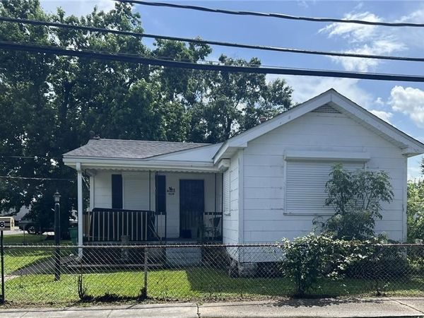 1638 STAFFORD Street , Gretna, LA 70053