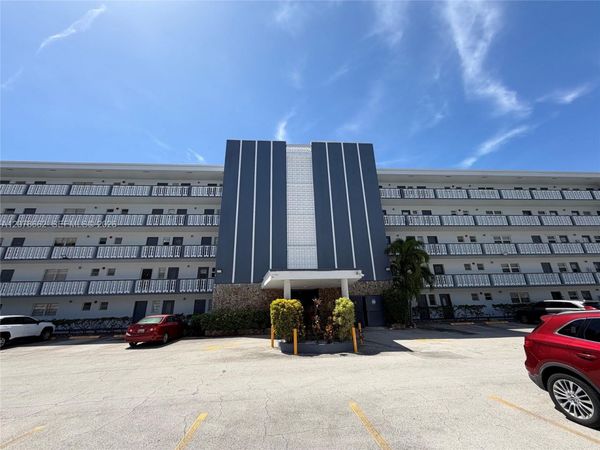 232 NE 12th Ave , Unit 103, Hallandale Beach, FL 33009