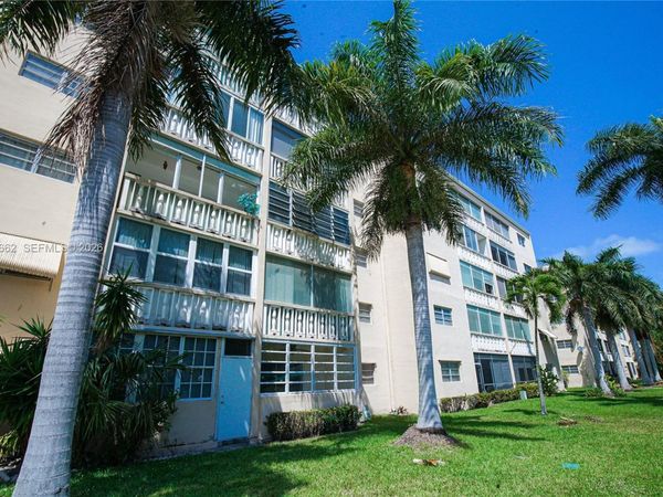 232 NE 12th Ave , Unit 103, Hallandale Beach, FL 33009