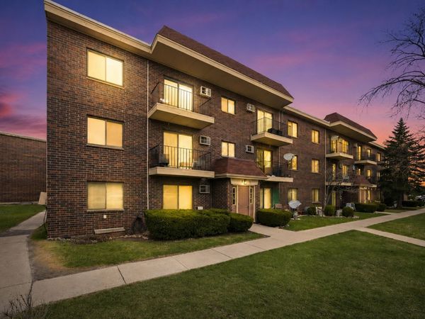 940 N Rohlwing Road , Unit 201A, Addison, IL 60101