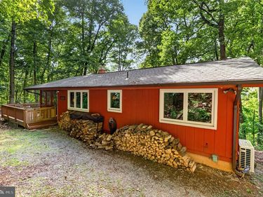 261 ROCKY SPRING LANE , LINDEN, VA 22642