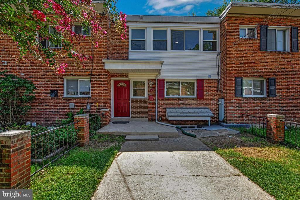 915 E MEADOWS COURT , OXON HILL, MD 20745