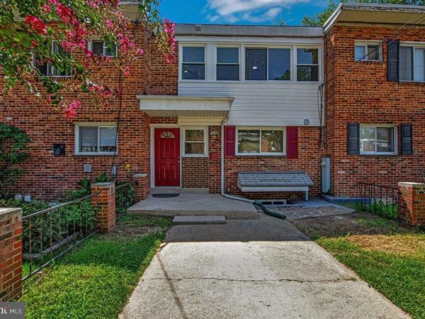 915 E MEADOWS COURT , OXON HILL, MD 20745