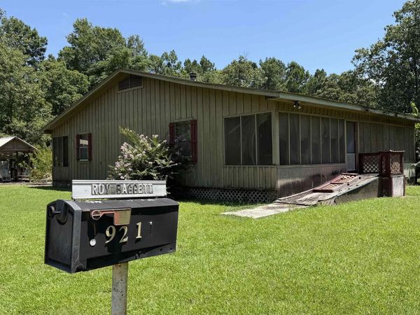 9211 Casey Lane, Pine Bluff, AR 71603
