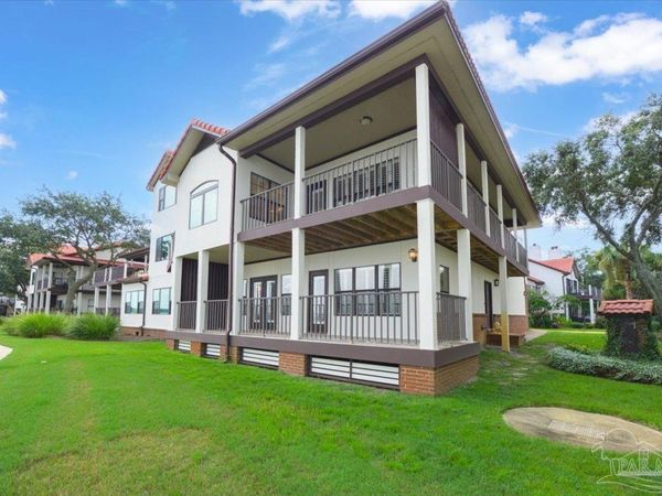 60 Baybridge Dr, Unit A, Gulf Breeze, FL 32561