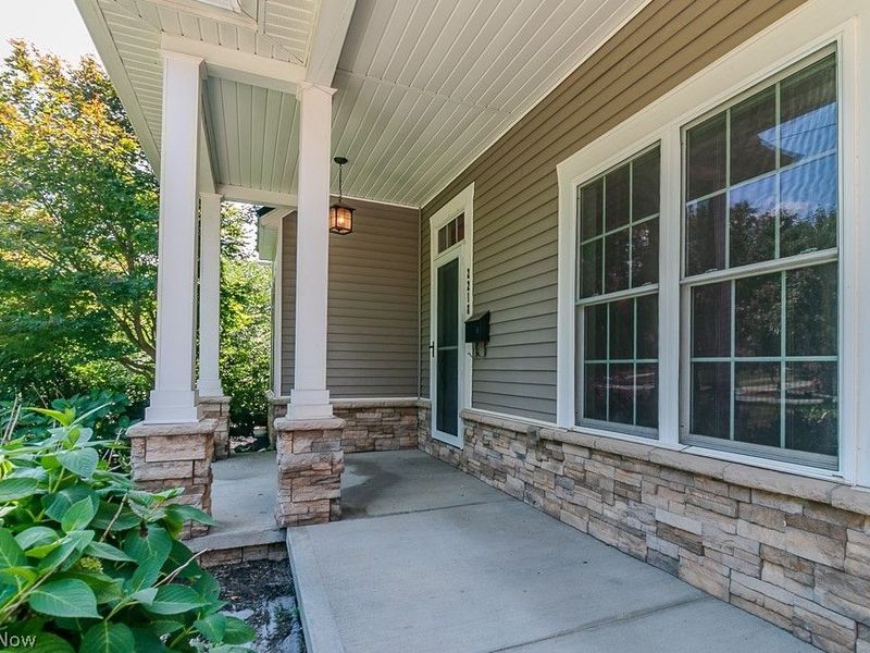 2218 S Overlook Road, Cleveland Heights, OH 44106 Photo 2