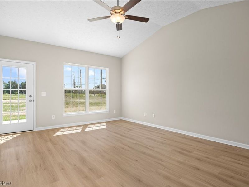 111 Brunswick Drive, Elyria, OH 44035 Photo 12