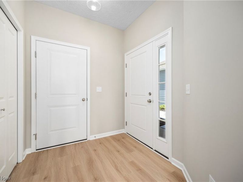 111 Brunswick Drive, Elyria, OH 44035 Photo 7
