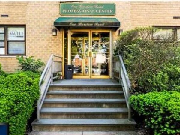 1 Barstow Road , Unit P20, Great Neck, NY 11021