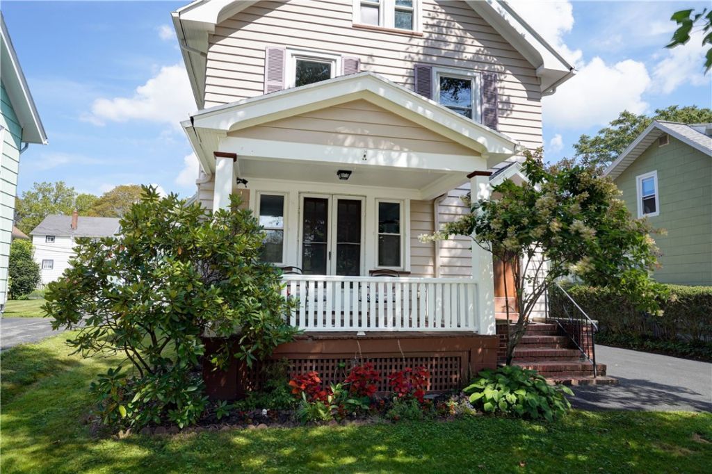 152 Colonial Road, Rochester, NY 14609 Main Photo