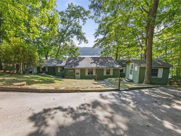 10753 E Bluff Dr, Penn Yan, NY 14527