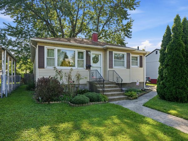 7613 S Mccook Avenue, Hammond, IN 46323