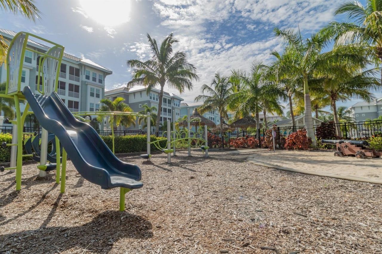 384 Aruba Circle , Unit 102, Bradenton, FL 34209 Photo