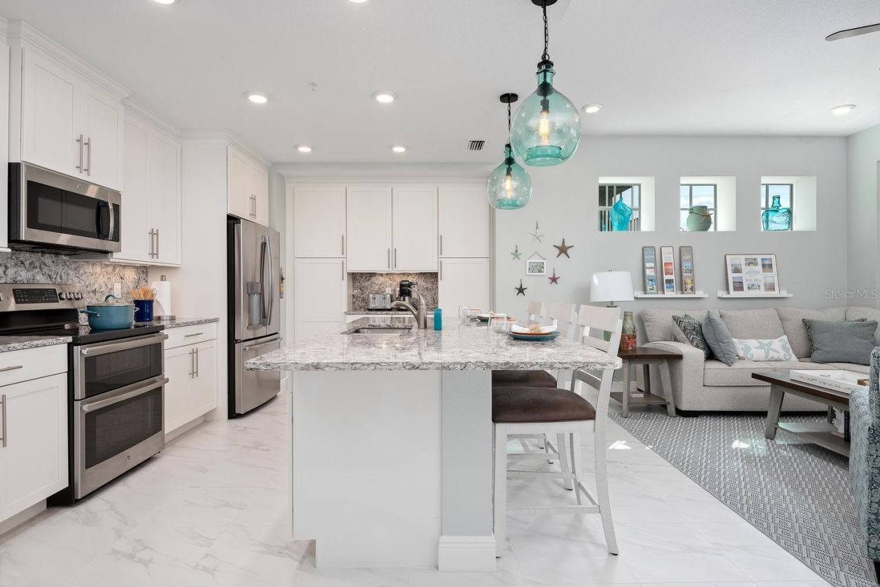 384 Aruba Circle , Unit 102, Bradenton, FL 34209 Photo