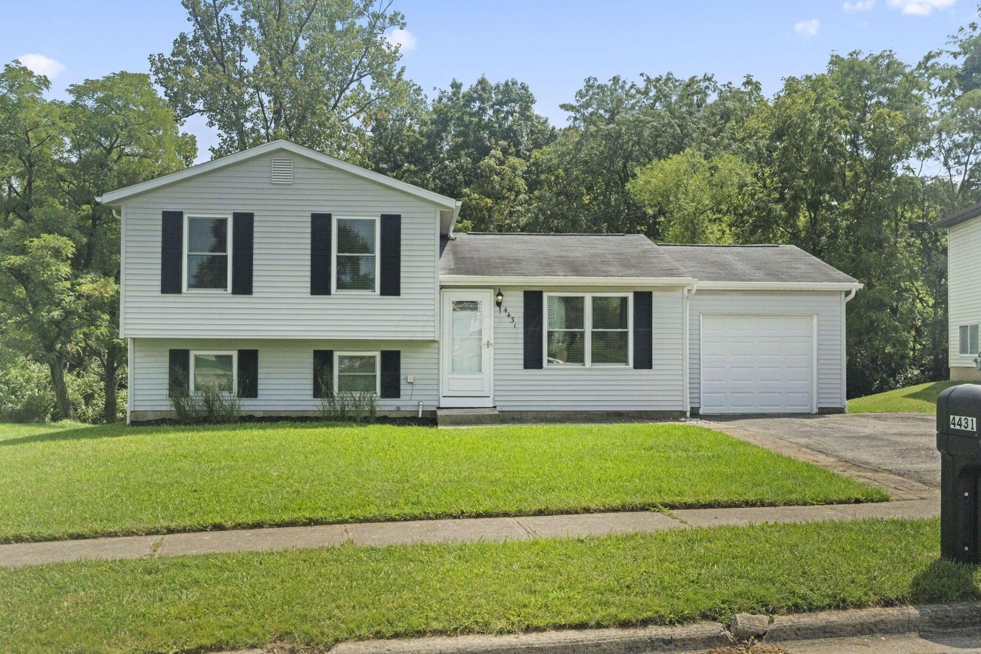 4431 Hickory Wood Drive, Columbus, OH 43228 Main Photo
