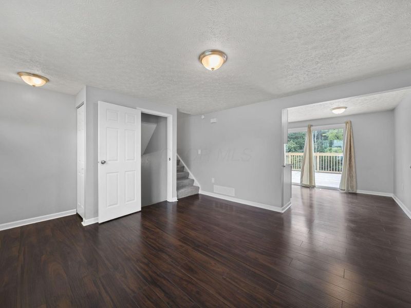 4431 Hickory Wood Drive, Columbus, OH 43228 Photo 12
