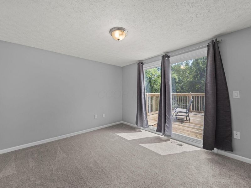 4431 Hickory Wood Drive, Columbus, OH 43228 Photo 14