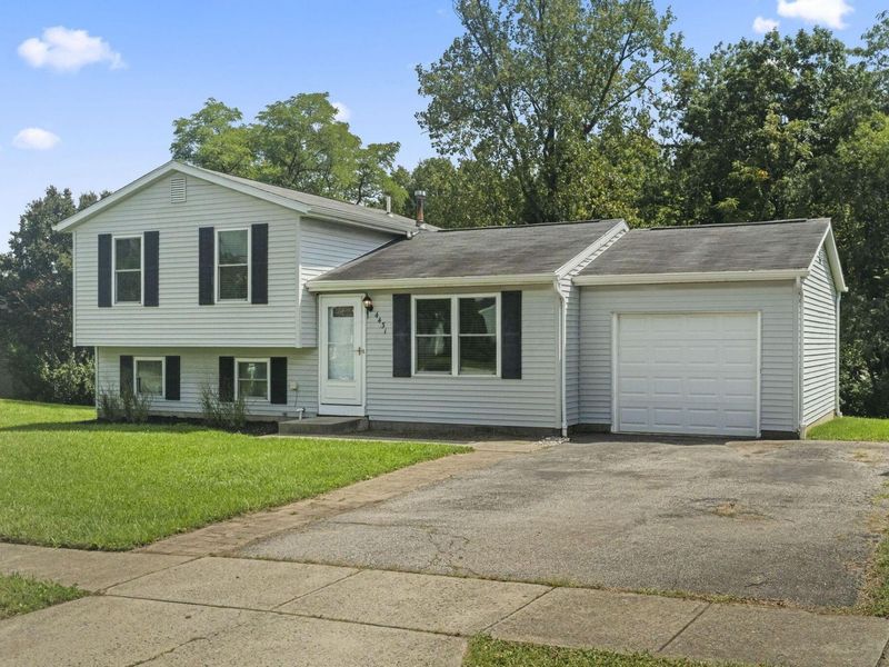 4431 Hickory Wood Drive, Columbus, OH 43228 Photo 2