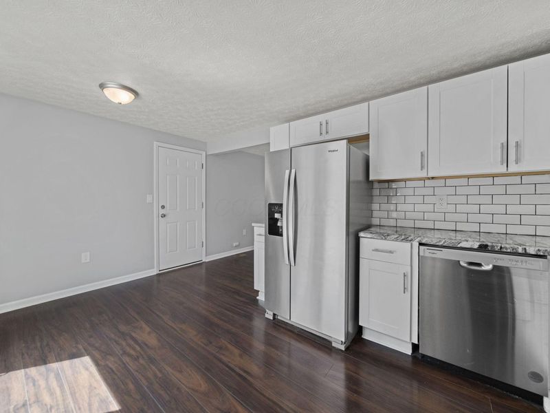 4431 Hickory Wood Drive, Columbus, OH 43228 Photo 6